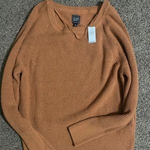 GAP sweater